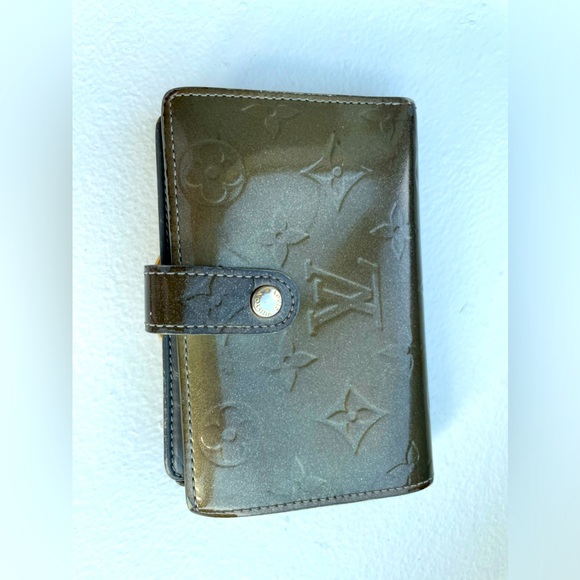 Green LV Vernis kiss lock small wallet - Picture 2 of 7